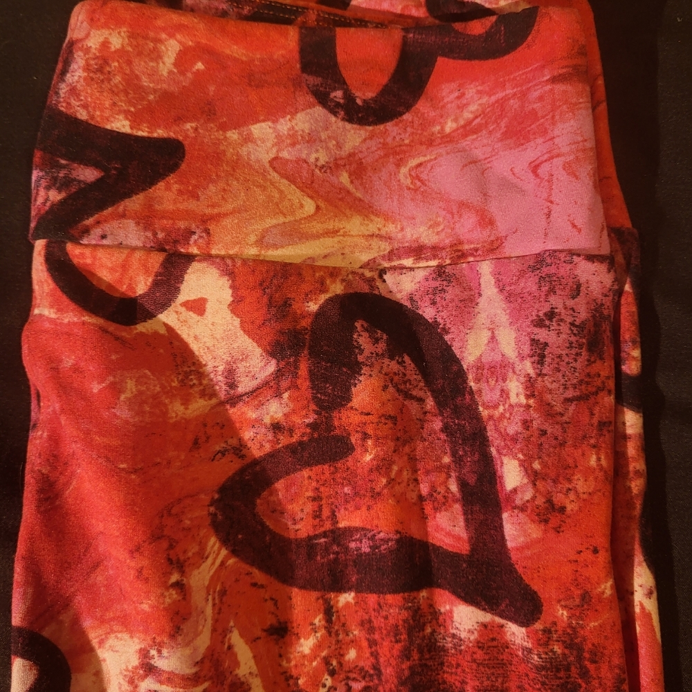 ❤️*NEW LISTING* OS Lularoe Valentines Leggings